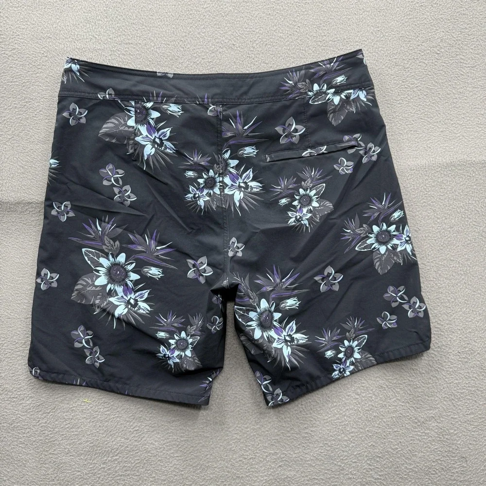 TravisMathew Board Shorts Mens 36 Black Tropical Floral Swim Trunks Quick Dry